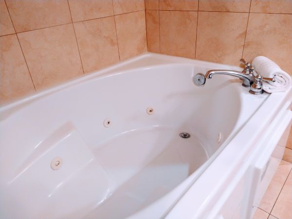 Acrylic Tub Installation in Lewis Center