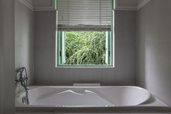 Fiberglass Tub Installation in Lewis Center